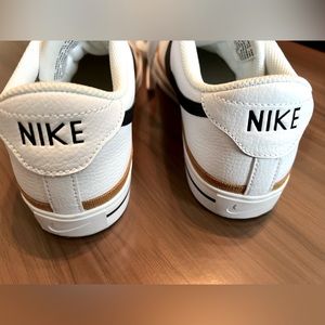 NIKE Court Legacy Men’s 9.5 New Tennis Shoes